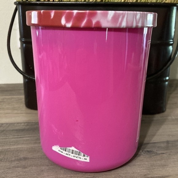 DW HOME PINK PINEAPPLE CANDLE WITH TIE-DYE LID - Picture 5 of 9
